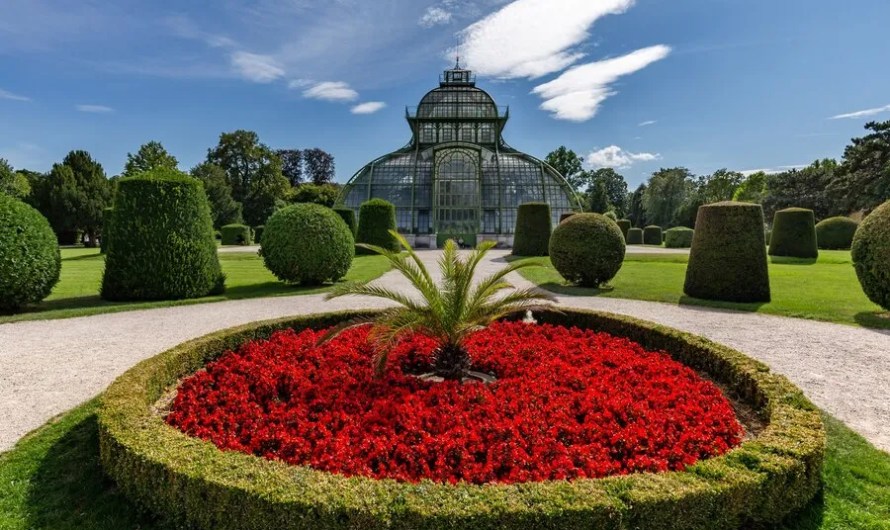 Exploring Srinagar’s Mughal Gardens – A Walk Through History