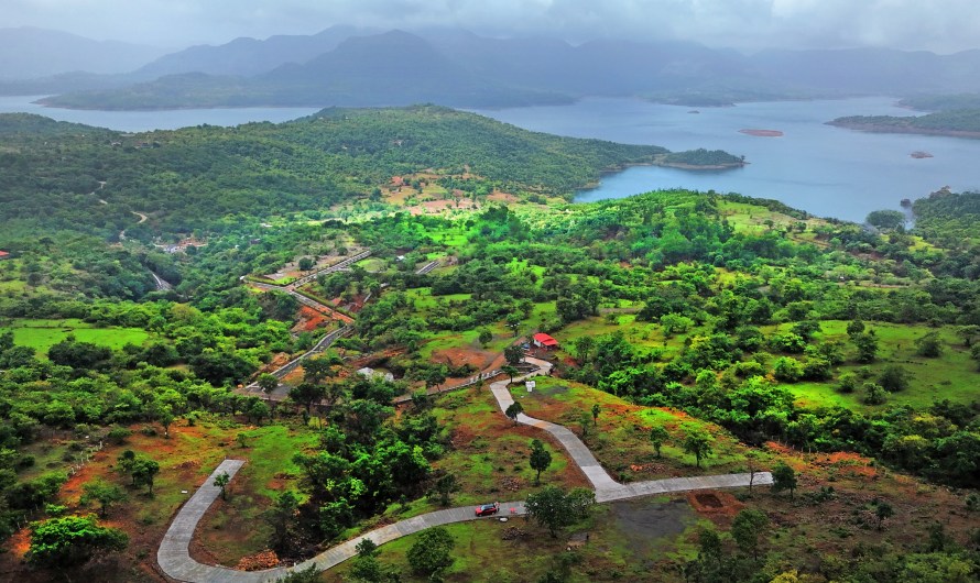 Lakeview Plots in Mulshi for Sale—Your own Farmhouse at Royal View Farms